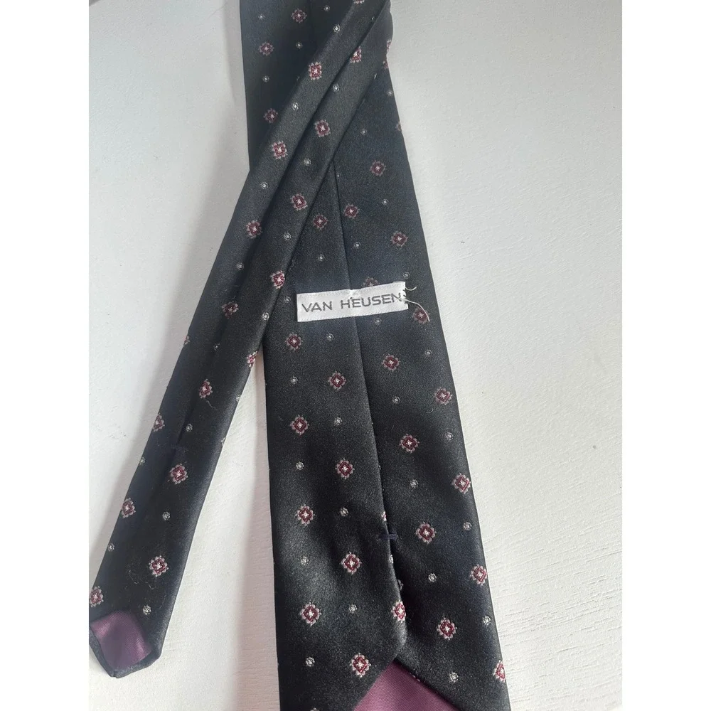 Van Heusen Mens Necktie Black Burgundy Silver Geometric Medallion Silk Blend Tie